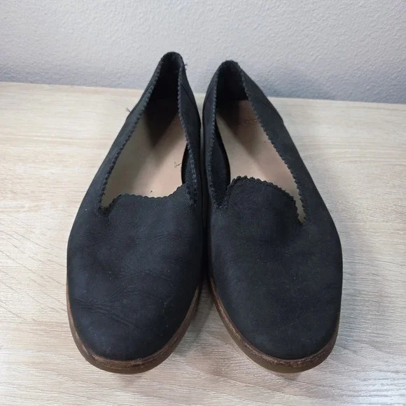 UGG Leather Slip On Flats Black Scalloped Edge Loafers Size 9 - Picture 4 of 9